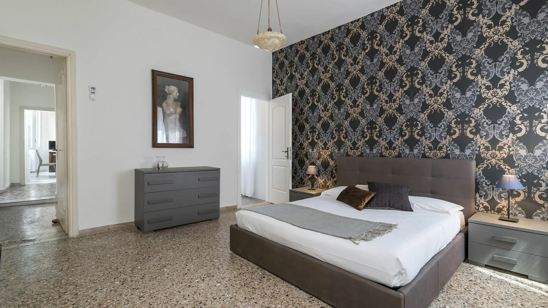 Rio Terra' Canal View Apartment Venice Italy
