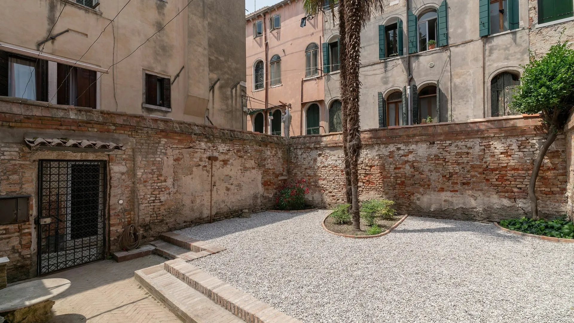 Rio Terra' Canal View Apartment Venice