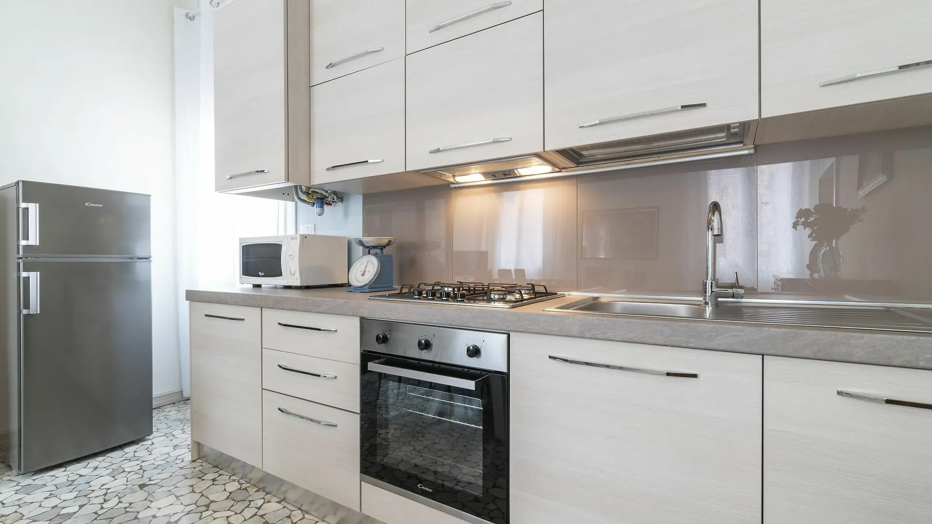Rio Terra\' Canal View Apartment contacts