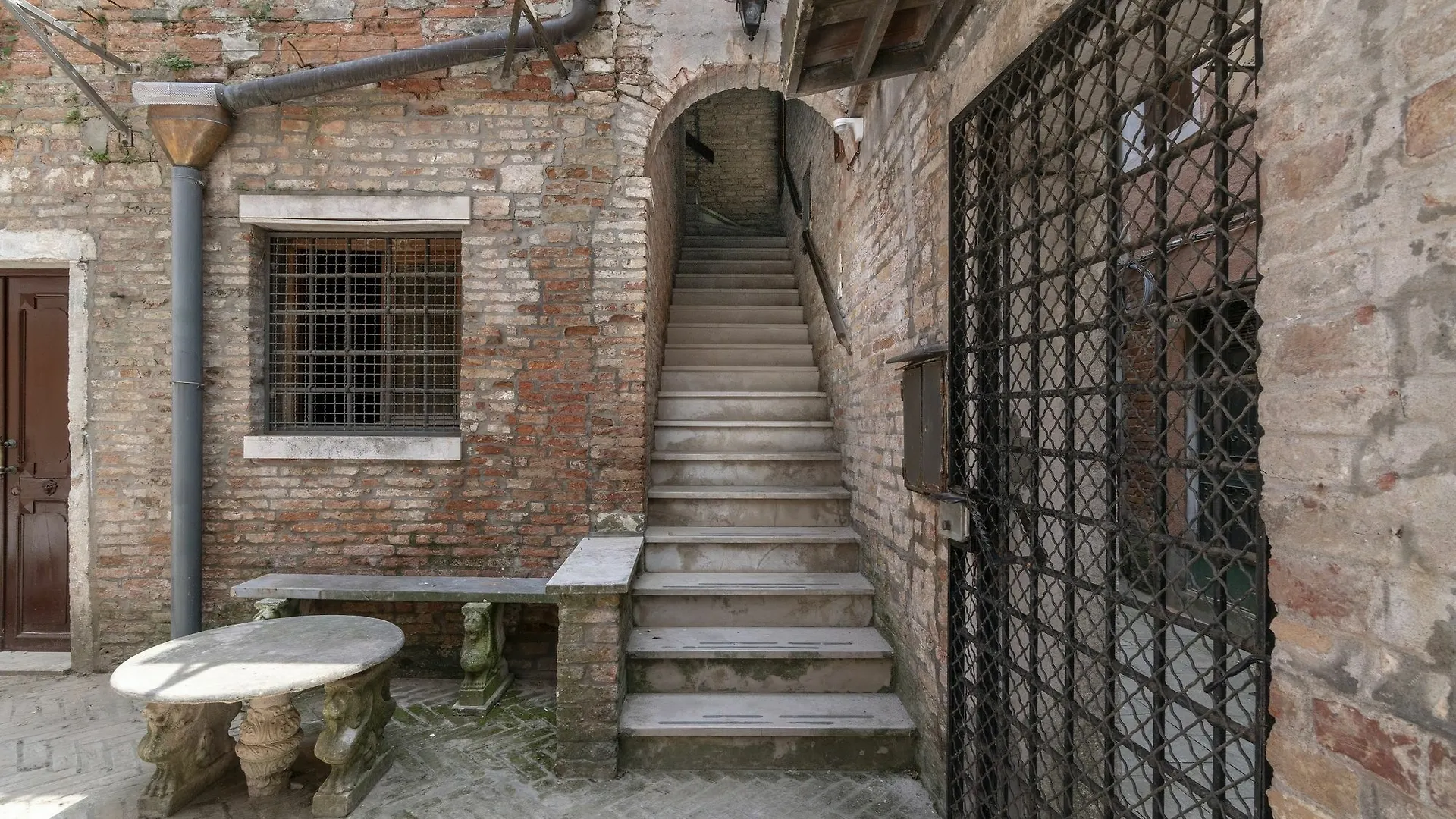Rio Terra' Canal View Apartment Venice 0*,